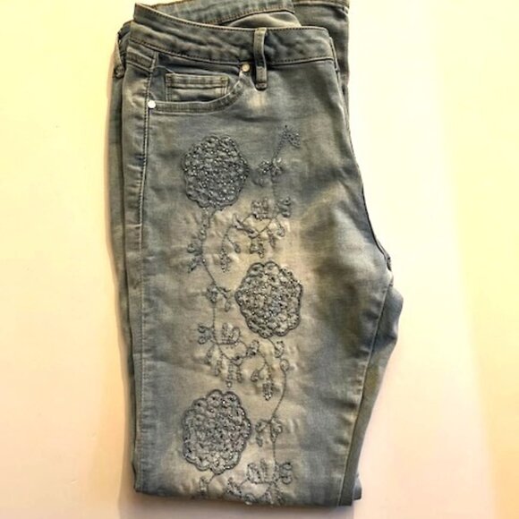 Bebe Embellished Skinny Blue Jeans - Size 31 - VGUC - Picture 4 of 8